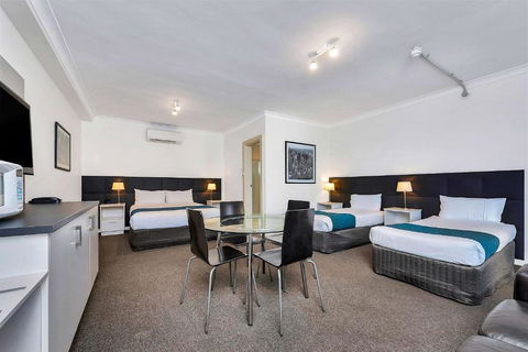 Comfort Inn & Suites Manhattan - Darwin Holiday 3