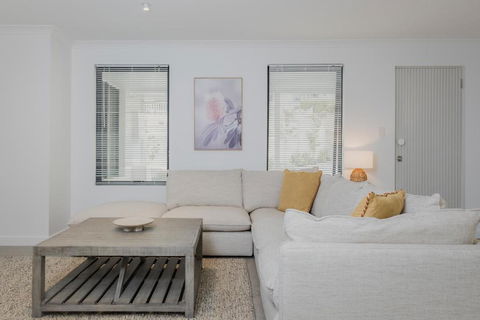 Coastal Cottage By The BnB Collection - Darwin Holiday 1