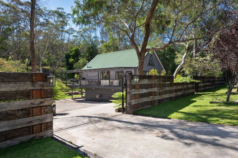 Delamarele - Darwin Holiday 0