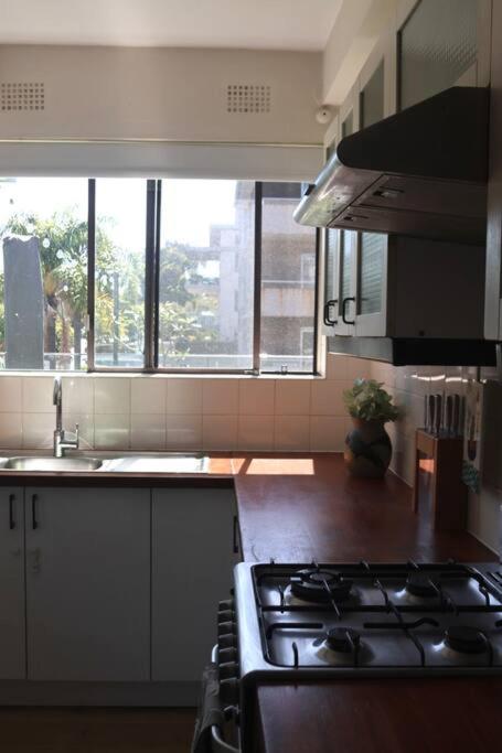 Dee Why Apartment On The Beach With Huge Balcony - Darwin Holiday 3