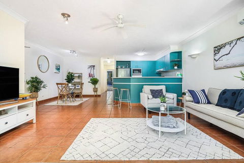 Currumbin Sands Beachfront Retreat - Darwin Holiday 1