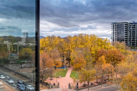 Delight In The Heart Of Canberra - Darwin Holiday 2