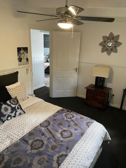 Creek Cottage Bed And Breakfast Traralgon - Darwin Holiday 2