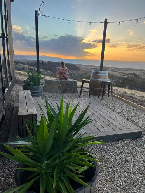 Currolga Tiny - Seaview To Die For - Darwin Holiday 0