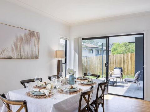 Cute 4BR Family Home In Calamvale - Darwin Holiday 3