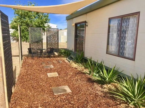 Cute Private Studio Flat With AIRCON! - Darwin Holiday 2