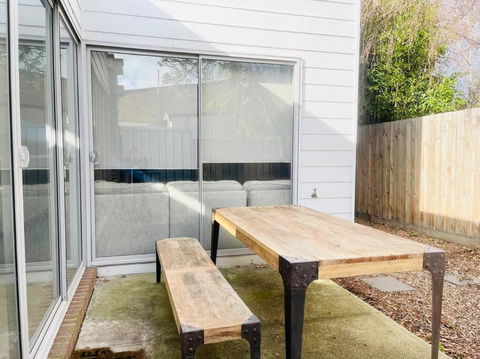 D119 Silver Birch Family Stay - Darwin Holiday 1