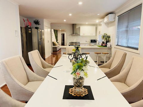 D130 The Link Fantasy Place - Darwin Holiday 0