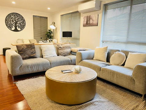 D130 The Link Fantasy Place - Darwin Holiday 2