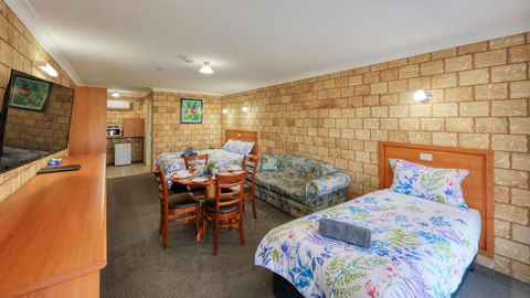Darling River Motel - Darwin Holiday 0
