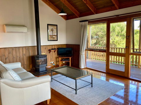 Daysy Hill Country Cottages - Darwin Holiday 0