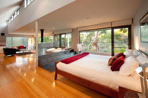 Dee Jays Studio - Darwin Holiday 1