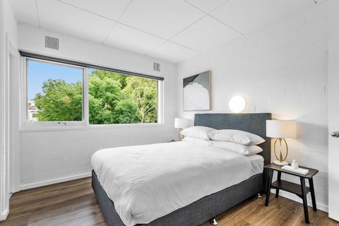 Delightful 1-Bed Apartment Steps From Royal Park - Darwin Holiday 4