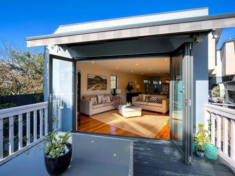 Delux Camberwell Sunny Townhouse - Darwin Holiday 2