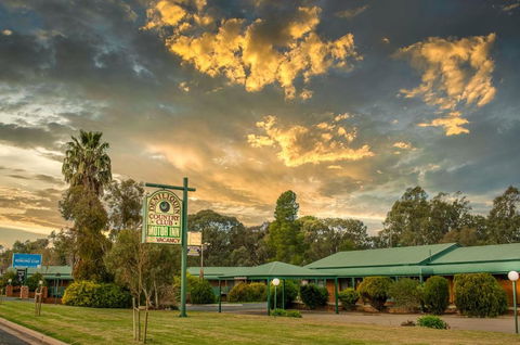 Deniliquin Country Club Motor Inn - Darwin Holiday 0
