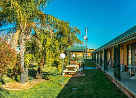Deniliquin Country Club Motor Inn - Darwin Holiday 3