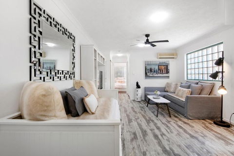 Designer Suites - Diors Delight - Surfers Paradise - Darwin Holiday 1