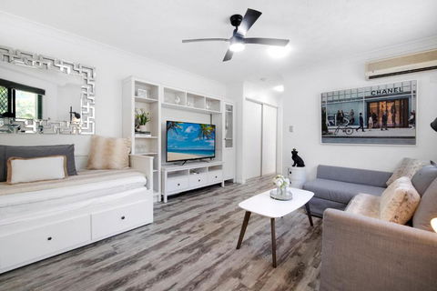 Designer Suites - Diors Delight - Surfers Paradise - Darwin Holiday 0