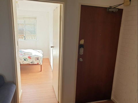 Dana-Private Room In A 3-Bedroom Apartment-3 - Darwin Holiday 1