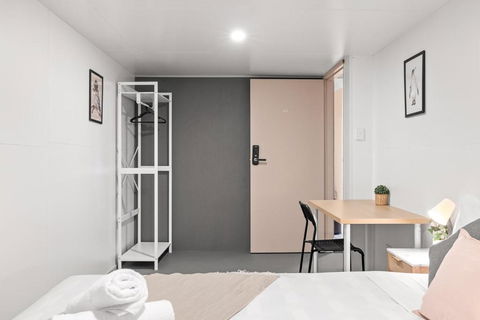 Detached Queen Room In Pymble - Serene Spot - Shared Bathroom - Darwin Holiday 1