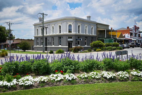 Deck Quarters - Mansfield, Victoria - Darwin Holiday 1