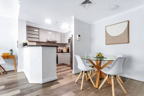 Darling Harbour Delight - A Pyrmont Scandi-chic Stay - Darwin Holiday 2