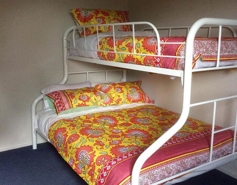 29 Church St, Cowes - Large Holiday House Close To Shops And Beach - Darwin Holiday 2