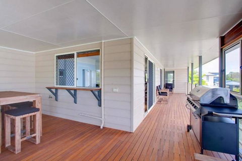29 Cypress Avenue - Rainbow Beach, Close To The Beach With A Pool - Darwin Holiday 3