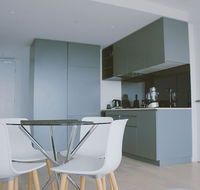 2Bed 2Bath Minimalist Apartment in CBD - Darwin Holiday