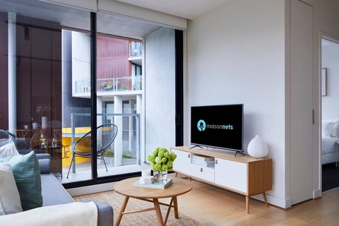 2BR Apt With Yarra River Views & Parking - Darwin Holiday 3