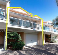 3 'Frangipani' 30 Leonard Avenue - great townhouse with air con - Darwin Holiday