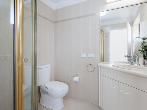 3 'Pelican Sands', 83 Soldiers Point Rd - Stunning Waterfront Unit With Magical Water Views & Air Conditioning - Darwin Holiday 2