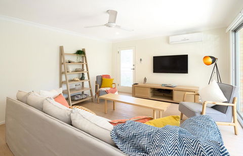 3 Bedroom Apartment Minutes From Main Beach - Darwin Holiday 0