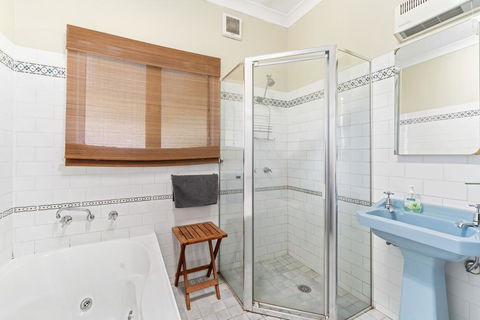 3 Sisters Blue Mountains Cottage - Darwin Holiday 3