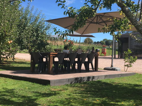 3 Willows Vineyard Cottage - Darwin Holiday 1