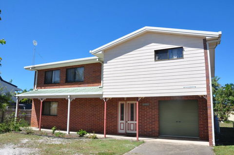 31 Bombala Crescent - Two Storey Home With Covered Outdoor Deck, Fully Fenced Backyard. Pet Friendly - Darwin Holiday 3