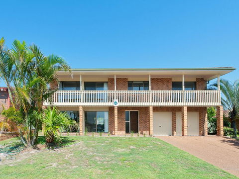 31 Kerrigan St - Large Home With Water Views & Boat Parking - Darwin Holiday 1