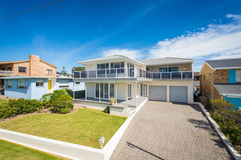 31 McMillan Crescent - Darwin Holiday 1