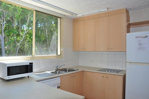 32/15 Rainbow Shores - Unit Overlooking Bushland With Shared Swimming Pool, Spa And Tennis Court - Darwin Holiday 2