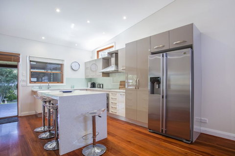 33 Bangalow - Narrawallee's Beautiful Bungalow - Darwin Holiday 2