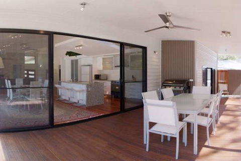 33 Esprit Drive - Rainbow Shores, Style, Comfort And Relaxation, Pets Welcome, Pool - Darwin Holiday 3
