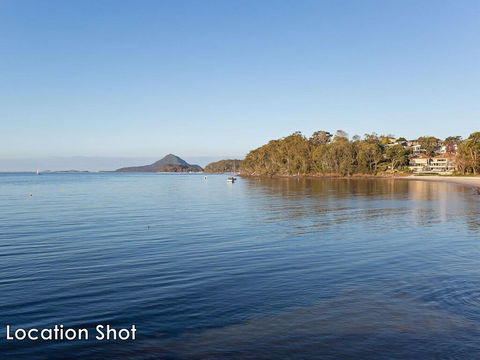 33 Gloucester St -huge Holiday House In Nelson Bay With Pool And Stunning Water Views - Darwin Holiday 3