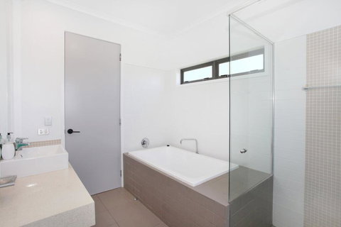 34 Boardrider Crescent, Mount Coolum - Darwin Holiday 2