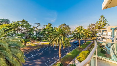 344 The Waves, Cowes - Darwin Holiday 0