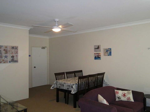 4 'Adriana', 83 Ronald Avenue - Open Plan Living With Backyard - Darwin Holiday 2