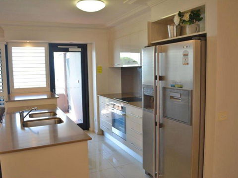 4 'Florentine' 11 Columbia Close - Spectacular Views And Air Conditioning - Darwin Holiday 1