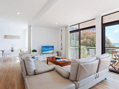 4 'Villa Ellisa', 10 Columbia Close - Beautiful Unit With Beautiful Water Views At Little Beach - Darwin Holiday 2