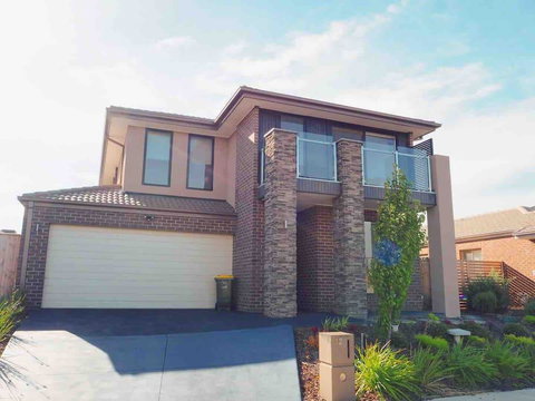 4 Bed 2 And A Half Bath Luxury Villa In Point Cook - Darwin Holiday 0