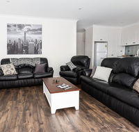 4 Bedroom Inner City Townhouse - SLEEPS 9  - Darwin Holiday