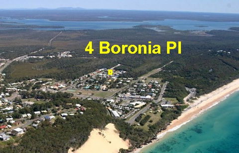 4 Boronia Place - Rainbow Beach, Perfect, Convenient Location, Fenced Yard - Darwin Holiday 1